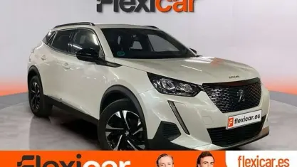 Usado Peugeot 2008 Allure 131 CV (96 kW) 2022 Blanco SUV