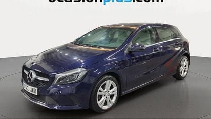 Käytetty Mercedes A180 109 HP (80 kW) 2017 Sininen Viistoperä