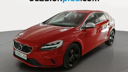 Usado Volvo V40 R-Design Momentum 190 CV (139 kW) 2018 Rojo Utilitario