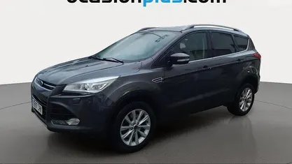 Usado Ford Kuga Titanium 182 HP (133 kW) 2015 Cinzento SUV