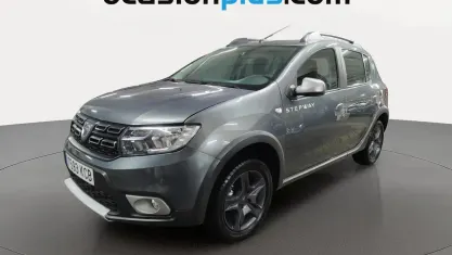 Usado Dacia Sandero 90 CV (66 kW) 2017 Gris Utilitario