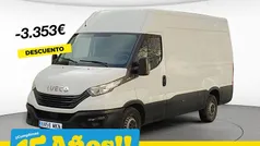Blanco Usado 2023 Iveco Daily Berlina | 30.290 € (Precio justo)