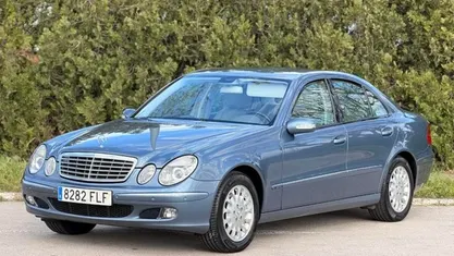 Usado Mercedes E350 Elegance 272 CV (200 kW) 2006 Azul Berlina
