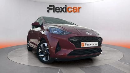 Usado Hyundai i10 67 CV (49 kW) 2023 Rojo Utilitario