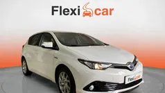 Blanco Usado 2018 Toyota Auris Hybrid Business Edition Berlina | 13.790 € (Buen precio)
