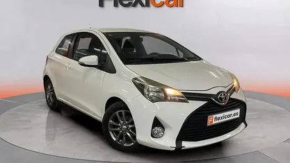 Usado Toyota Yaris Active 99 CV (72 kW) 2015 Berlina