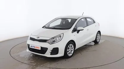 Usado Kia Rio 85 CV (62 kW) 2015 Blanco Utilitario