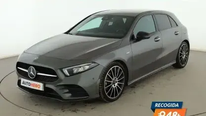 Usado Mercedes A180 AMG line 136 HP (100 kW) 2021 Cinzento Sedan