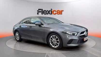 Usado Mercedes A180 116 CV (85 kW) 2019 Gris Berlina