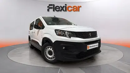 Usado Peugeot Rifter Allure 101 CV (74 kW) 2023 Monovolumen