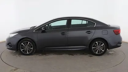 Usado Toyota Avensis Advance 147 CV (108 kW) 2016 Gris Berlina