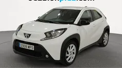 Usado 2024 Toyota Aygo Play Utilitario | 13.991 € (Precio justo)