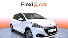 Usado 2018 Peugeot 208 Signature Sky Utilitario | 8790 € (Precio justo)