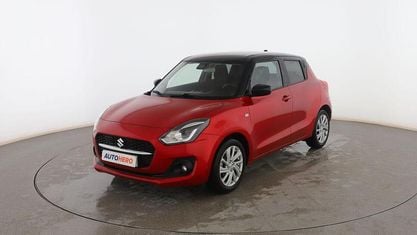 Używany Suzuki Swift 83 KM (61 kW) 2023 Czerwony Hatchback