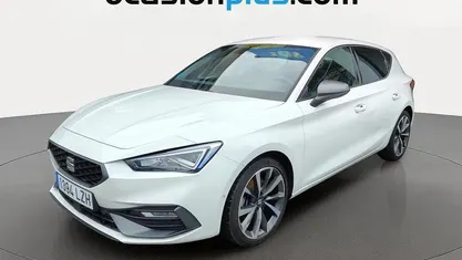 Usado Seat Leon FR 150 CV (110 kW) 2022 Blanco Monovolumen