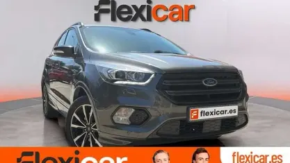 Usado Ford Kuga ST-Line 150 CV (110 kW) 2019 Gris SUV