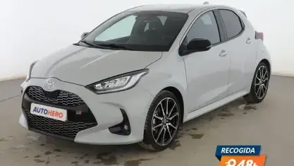 Usado Toyota Yaris Hybrid Sport 131 CV (96 kW) 2024 Gris Berlina