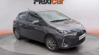 Gris Usado 2020 Toyota Yaris Active Berlina | 12.990 € (Super precio)