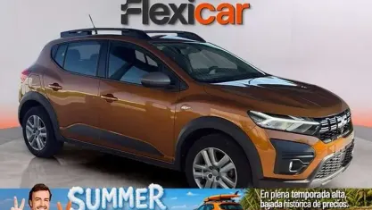 Usado Dacia Sandero Essentiel 91 CV (66 kW) 2023 Naranja Utilitario