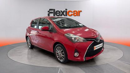 Używany Toyota Yaris Active 99 KM (72 kW) 2016 Czarny Sedan/Limuzyna