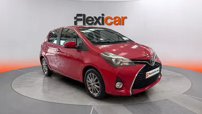 Usado Toyota Yaris Active 99 CV (72 kW) 2016 Negro Berlina