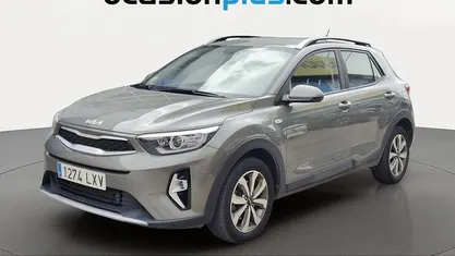 Usado Kia Stonic 100 CV (73 kW) 2022 Verde SUV