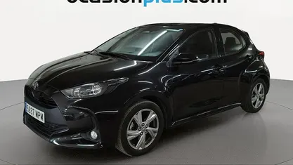 Negro Usado 2024 Toyota Yaris Hybrid Active Utilitario | 16.819 € (Buen precio)