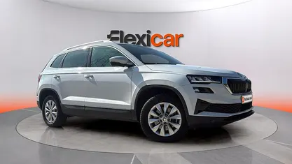 Usado Skoda Karoq Ambition 150 CV (110 kW) 2023 Blanco SUV