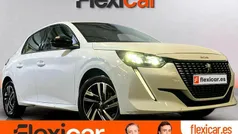Blanco Usado 2022 Peugeot 208 Allure Utilitario | 12.790 € (Precio justo)