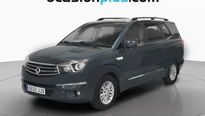 Usado SsangYong Rodius 155 CV (114 kW) 2015 Gris Monovolumen