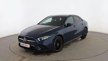 Azul Usado 2021 Mercedes A250 AMG line Berlina | 27.999 € (Precio justo)