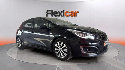 Käytetty Kia Ceed 100 HP (73 kW) 2017 Musta Viistoperä