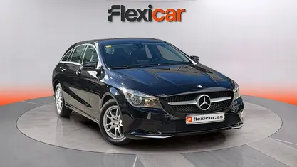 Usado Mercedes CLA180 109 CV (80 kW) 2017 Negro Berlina