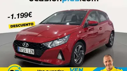 Usado Hyundai i20 101 CV (74 kW) 2022 Rojo Utilitario