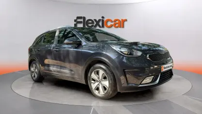 Usado Kia Niro 141 CV (103 kW) 2019 Gris SUV
