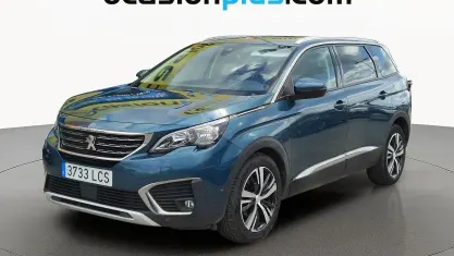 Usado Peugeot 5008 Allure 131 HP (96 kW) 2019 Verde SUV