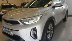 Gris Usado 2023 Kia Stonic SUV | 16.499 € (Buen precio)
