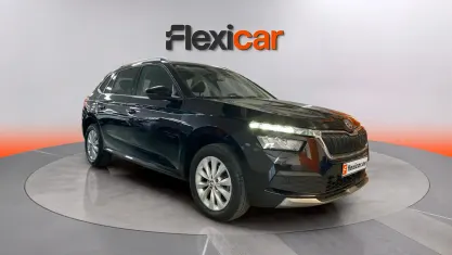 Usado Skoda Kamiq Active 110 CV (80 kW) 2022 Negro SUV