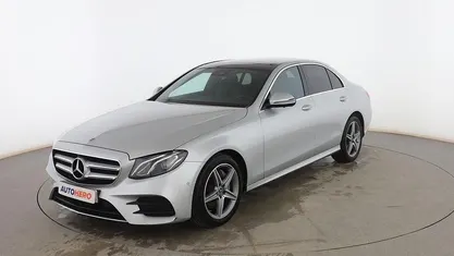 Usado Mercedes E220 AMG line 195 CV (143 kW) 2019 Gris Berlina