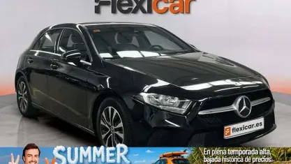 Usado Mercedes A180 116 CV (85 kW) 2020 Negro Utilitario