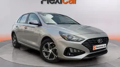 Gris Usado 2023 Hyundai i30 Berlina | 17.090 € (Precio justo)