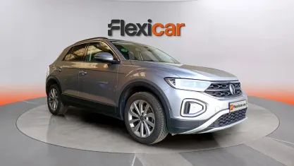 Usado VW T-Roc 116 CV (85 kW) 2024 Gris SUV