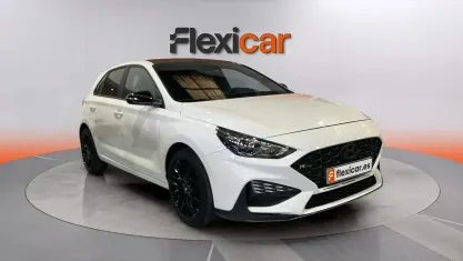 Usado Hyundai i30 N Line 120 CV (88 kW) 2024 Blanco Berlina