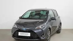 Gris Usado 2019 Toyota Yaris Hybrid Berlina | 17.990 € (Un poco caro)