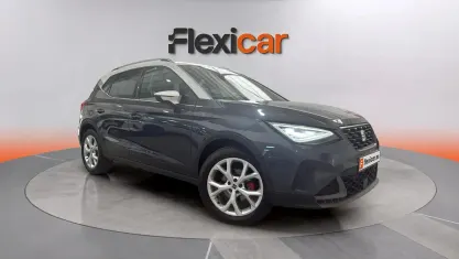 Usado Seat Arona FR 150 CV (110 kW) 2023 Gris SUV