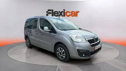 Usado Peugeot Partner Tepee Style 100 CV (73 kW) 2017 Monovolumen