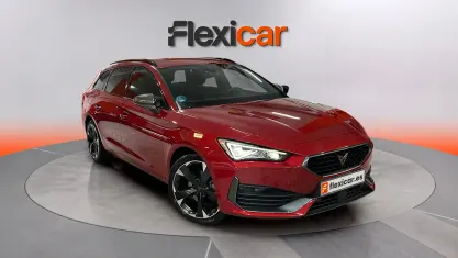 Usado Cupra Leon 150 CV (110 kW) 2023 Rojo Familiar