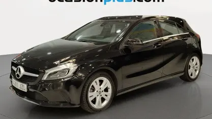 Usado Mercedes A180 122 CV (89 kW) 2017 Negro Utilitario