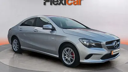 Usado Mercedes CLA180 109 CV (80 kW) 2017 Berlina