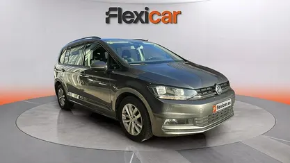 Usado VW Touran Edition 116 CV (85 kW) 2018 Gris Monovolumen